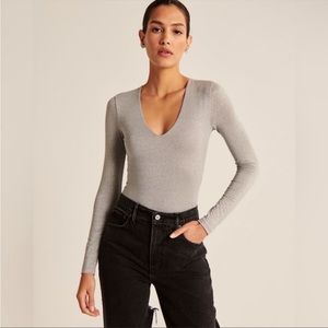 NWT Abercrombie Long-Sleeve Sparkle V-Neck Bodysuit - grey shimmer